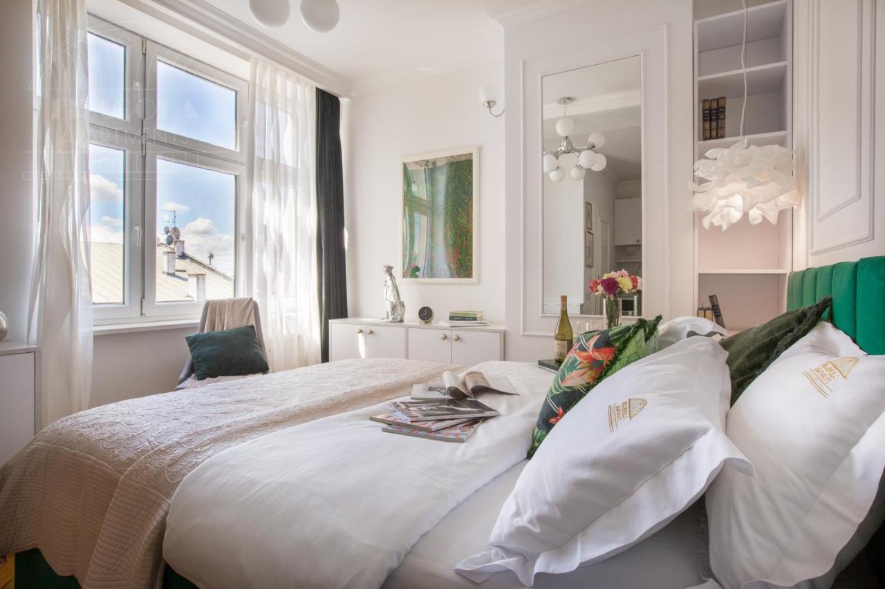 Feniks Fragola Apartments Main Square คราคูฟ ภายนอก รูปภาพ