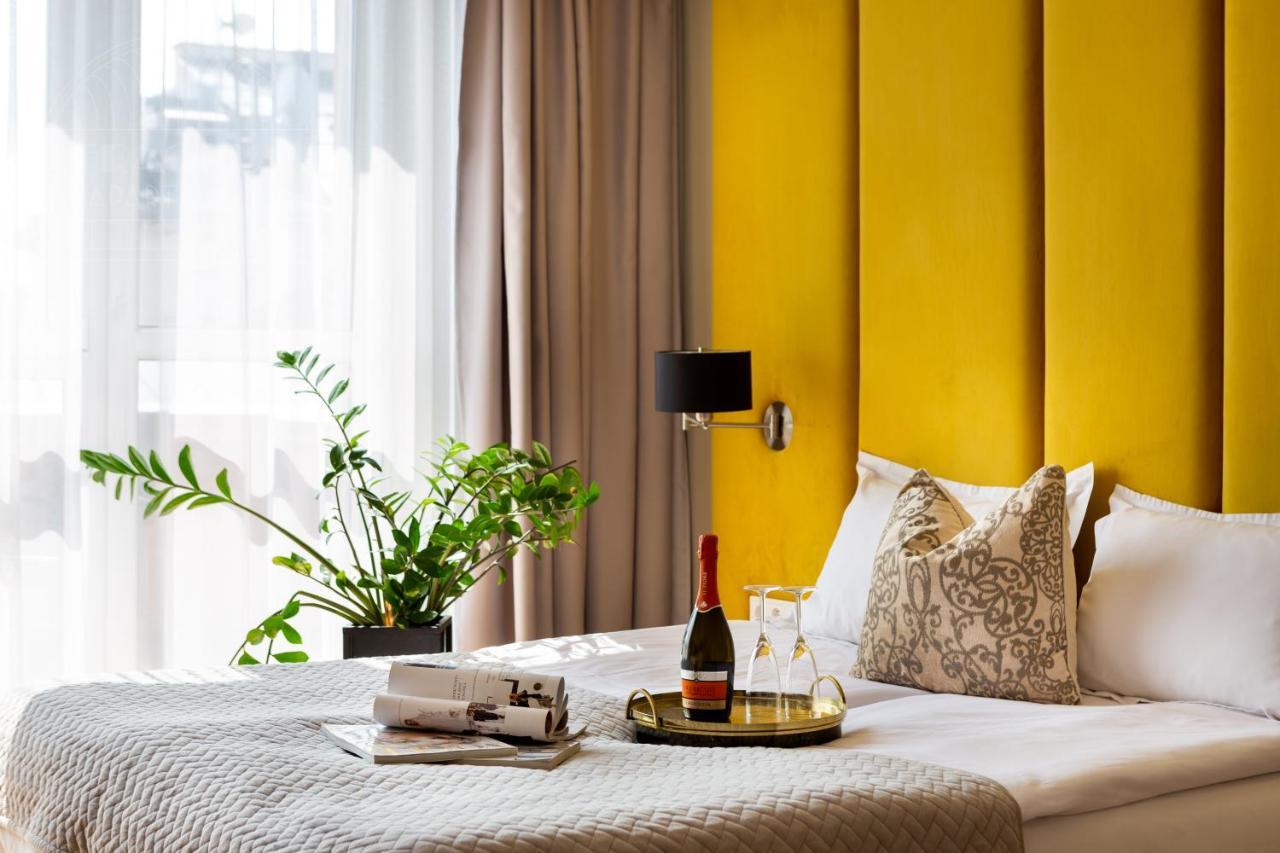 Feniks Fragola Apartments Main Square คราคูฟ ภายนอก รูปภาพ